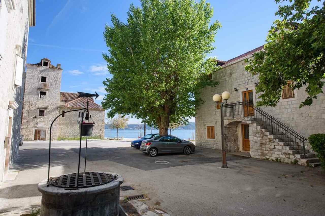Suncica Apartments Kastela Exterior photo
